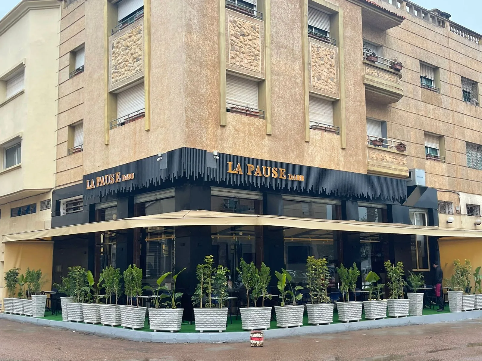 LA PAUSE DARB